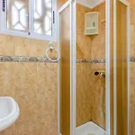 아파트 3 Bedroom Awesome In 또레비에하