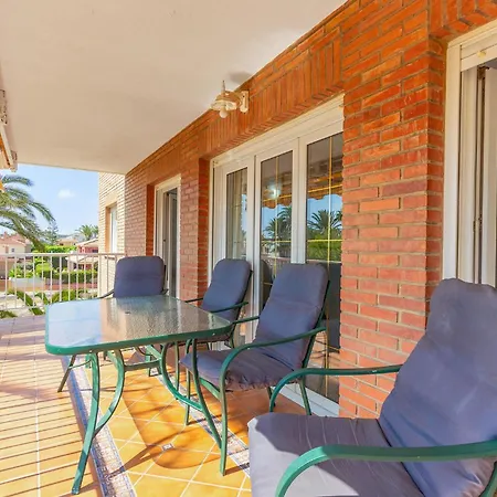 Apartment 3 Bedroom Pet Friendly In Torrevieja